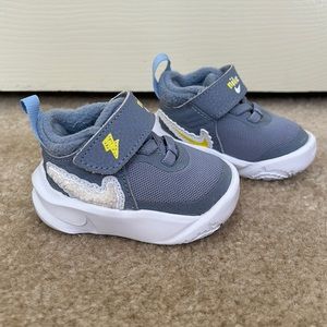 Baby Nike size 2C velcro sneakers